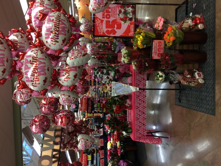 Eine von vielen Valentine's Day Verkaufsflächen in unserem Supermarkt um die Ecke